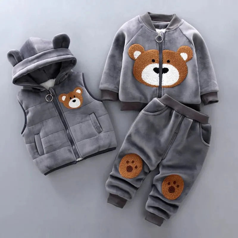 Cozy Plush Bear-Themed Fleece Set